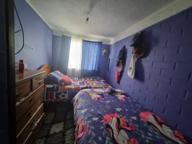 Casa solida de 2 pisos, 2 dormitorios, Peñaflor