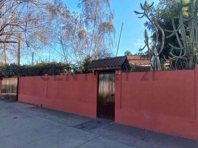 Se vende casa en centro de Buin para uso habitacional o comercial