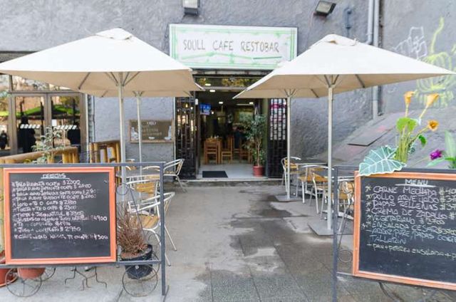 ¡Se vende restaurante en excelente ubicación en Santiago Centro!