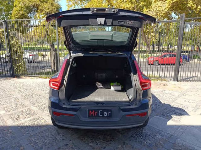 VOLVO XC40 2022