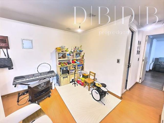 DEPARTAMENTO EN ÑUÑOA 4D 3B CON JARDÍN, QUINCHO Y METRO