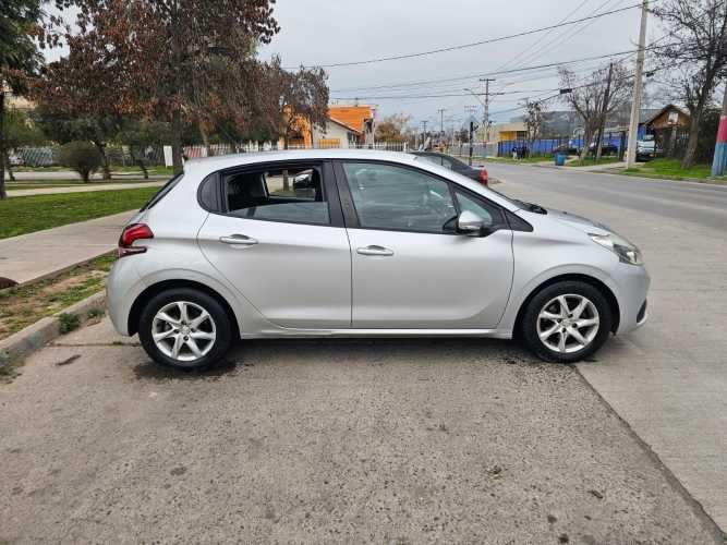 Peugeot 208 Active AT 2017