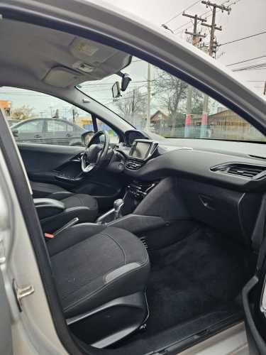 Peugeot 208 Active AT 2017