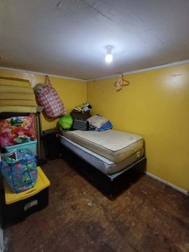 SE VENDE BONITA CASA DE DOS PISOS.