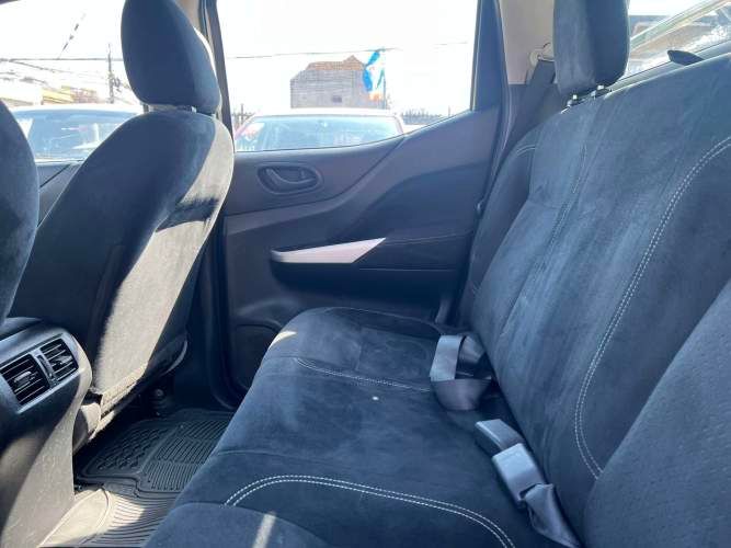 NISSAN NP300 2018 4X2 BLANCA