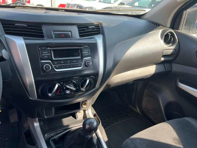 NISSAN NP300 2018 4X2 BLANCA