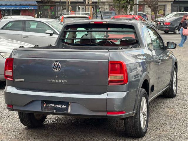VOLKSWAGEN SAVEIRO GRIS AÑO 2018