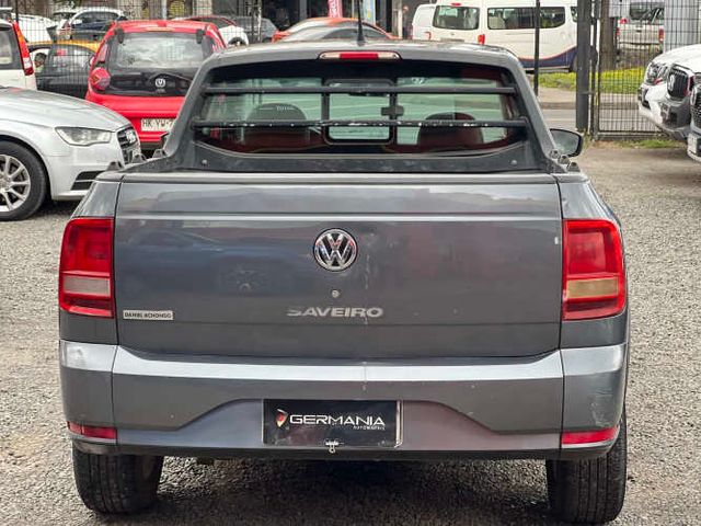 VOLKSWAGEN SAVEIRO GRIS AÑO 2018