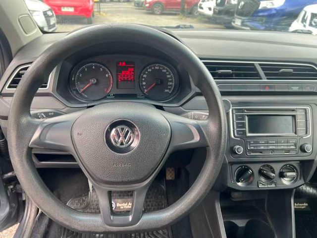 VOLKSWAGEN SAVEIRO GRIS AÑO 2018