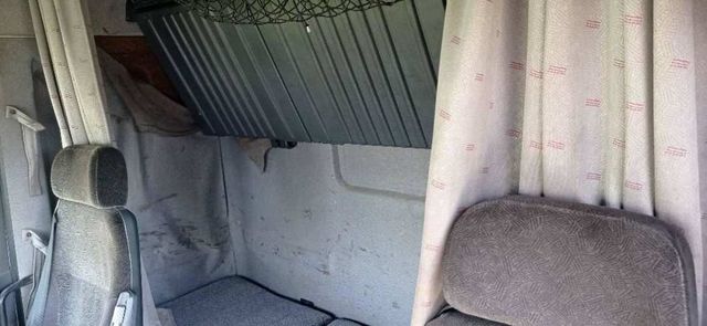 CAMIÓN SCANIA CORTINAS.