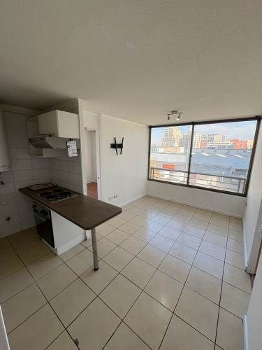 Arriendo depto. tipo mariposa metro Toesca