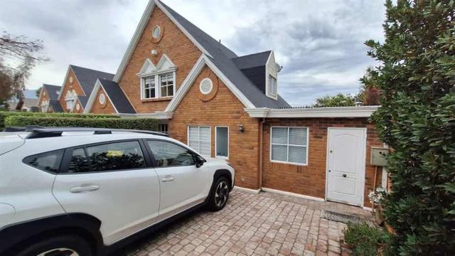 CASA Av. La Dehesa / Pie Andino