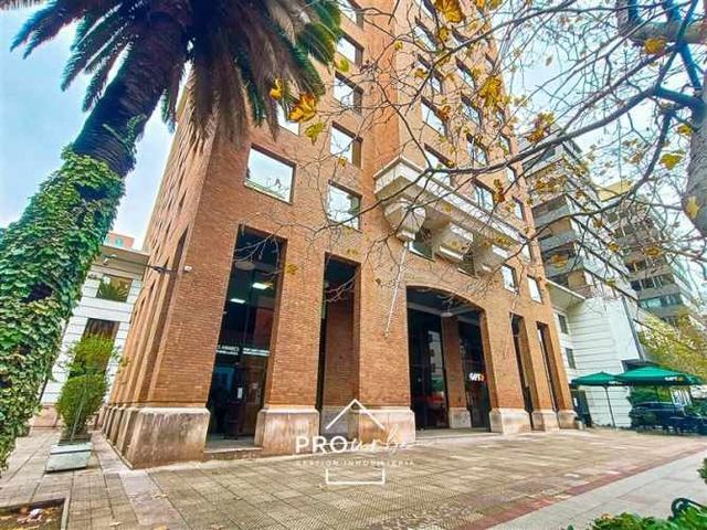 OFICINA Metro Pedro de Valdivia / Alfredo Barros Errázuruz