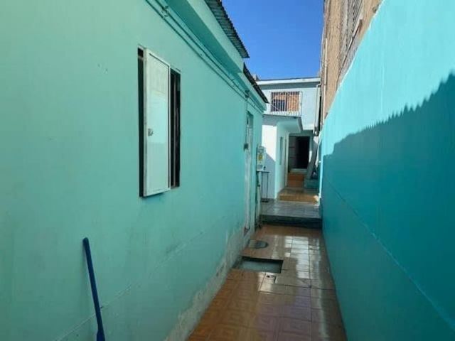 LOCAL COMERCIAL entre calles latorre y condell