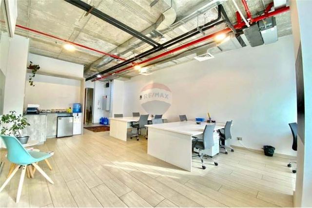 Of. amoblada- nueva las condes 72 uf iva incluido