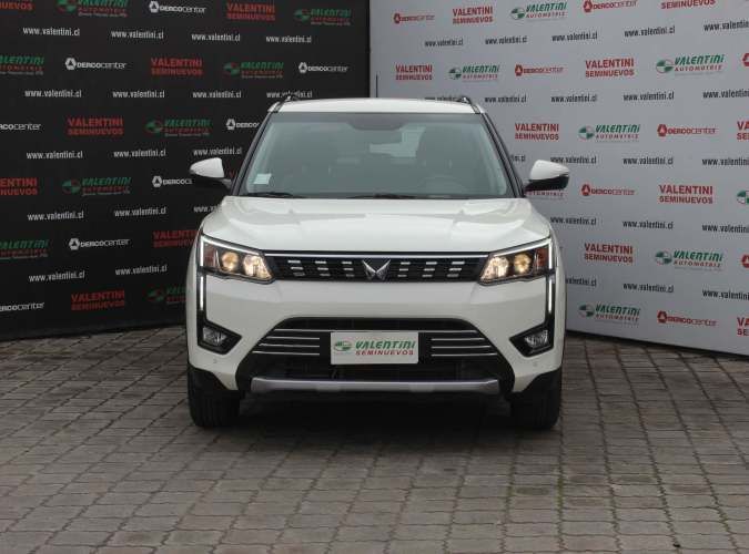 MAHINDRA XUV 300 LUXURY 1.2 MT