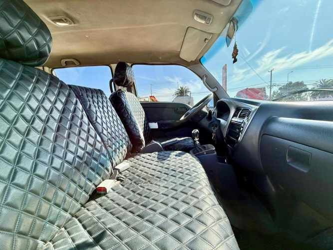 2012 Camioneta Kia Frontier 2.5 Doble cabina con pickup