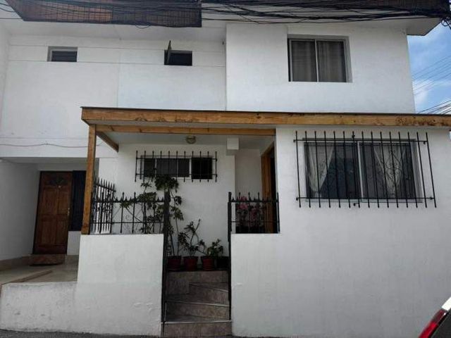 SE VENDE CASA  (111410)