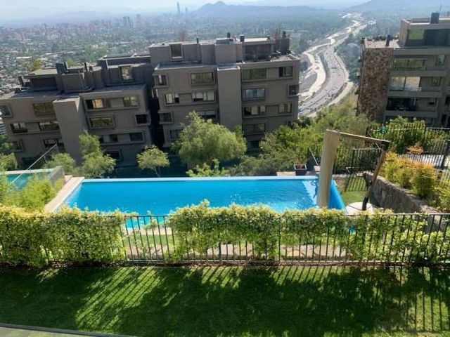 CASA Townhouse en segurísimo condominio con linda vista a Santiago