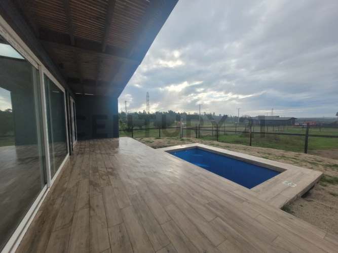 Venta luminosa casa en plena naturaleza Santa Adela