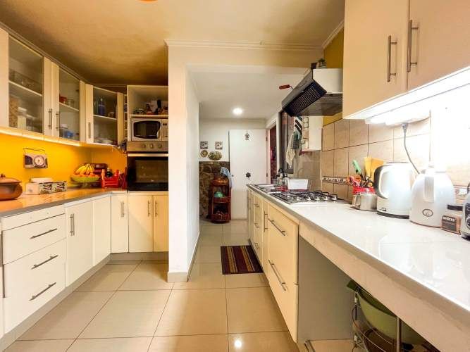 Casa en Venta a Pasos de Avenida Juan Cisternas, La Serena.