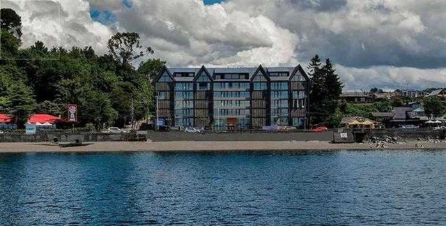 EN COSTANERA FRENTE AL LAGO (111754)