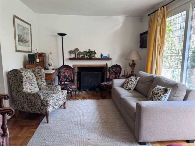 CASA Linda casa a pasos de los colegios Villa María y Verbo Divino