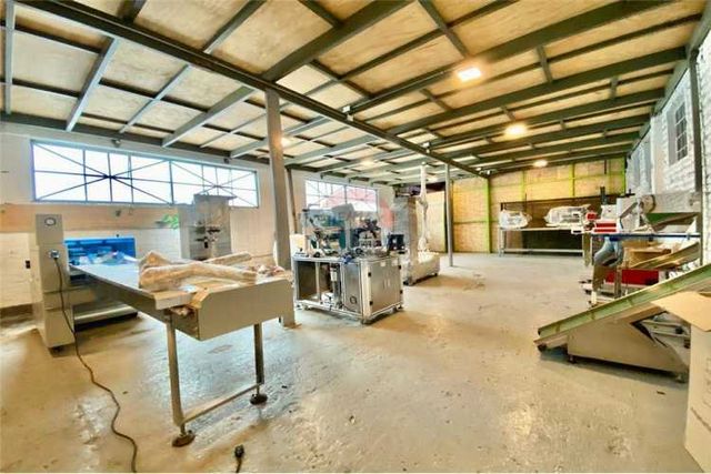 Gran ubicación, industria, bodega, taller.