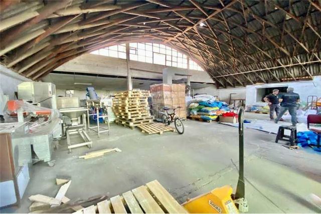 Gran ubicación, industria, bodega, taller.