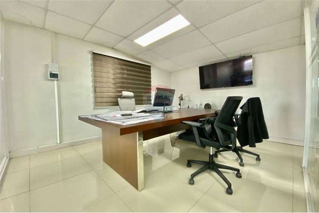 Gran ubicación, industria, bodega, taller.