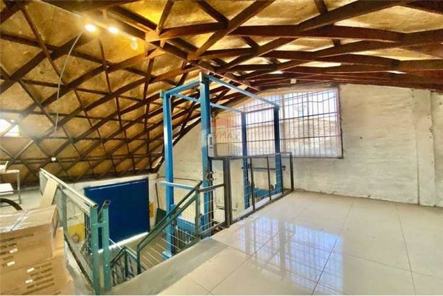Gran ubicación, industria, bodega, taller.