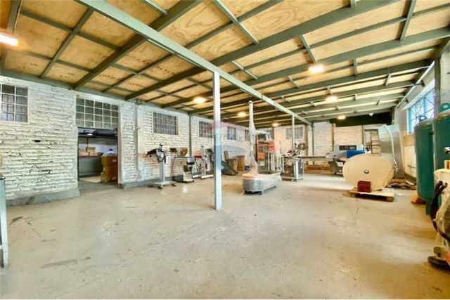 Gran ubicación, industria, bodega, taller.