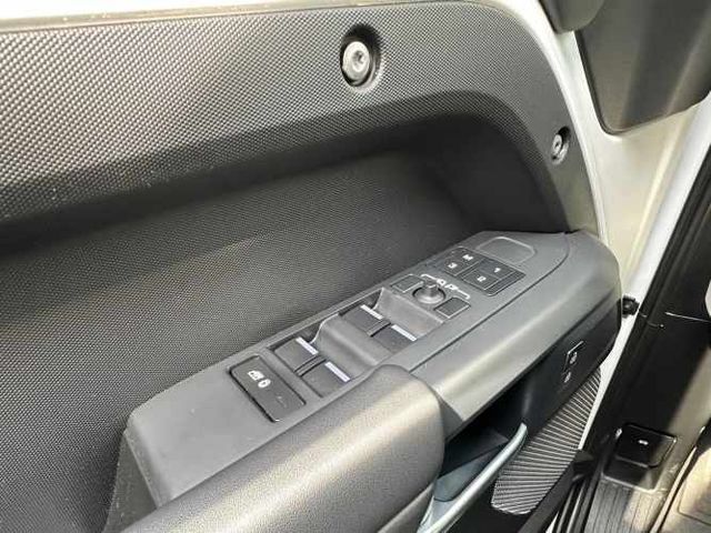 LAND ROVER DEFENDER 110 X-DYNAMIC S P