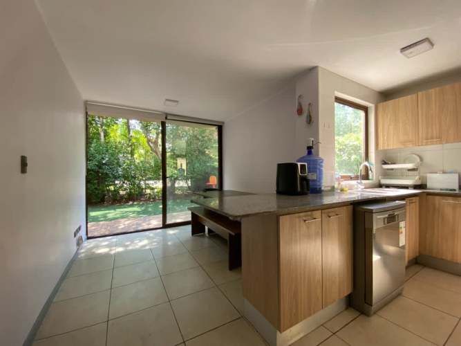 CASA Linda casa en seguro y familiar condominio Chicureo