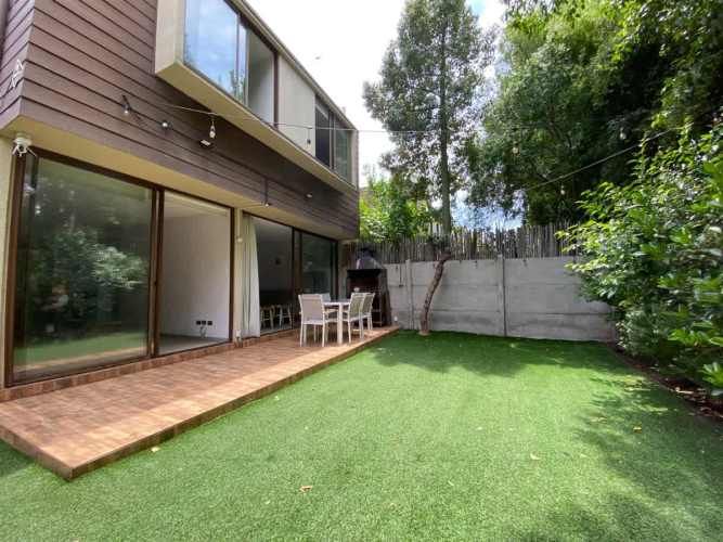 CASA Linda casa en seguro y familiar condominio Chicureo