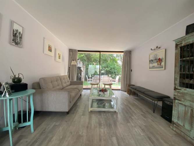 CASA Linda casa en seguro y familiar condominio Chicureo