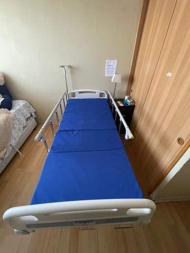 Catre Clínico Eléctrico- Poco Uso