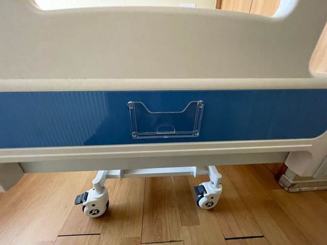 Catre Clínico Eléctrico- Poco Uso