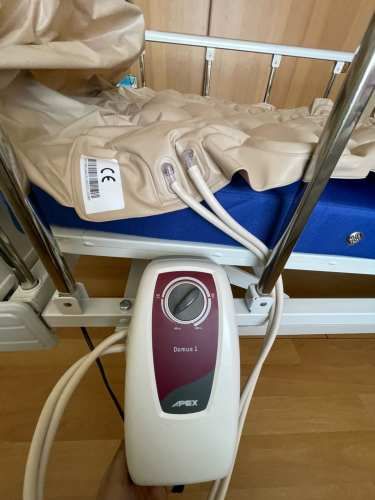 Catre Clínico Eléctrico- Poco Uso