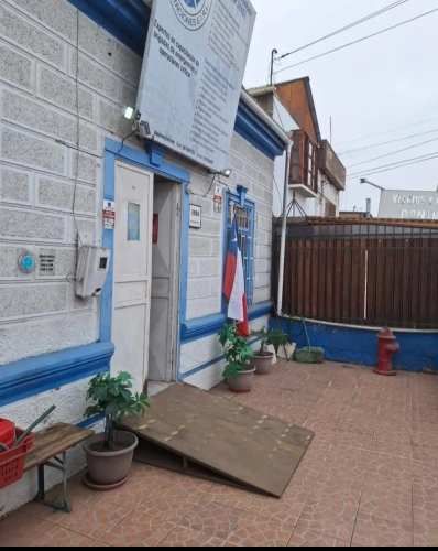 Amplia Casa Sector Llanquihue. Regularizada uso comercial.