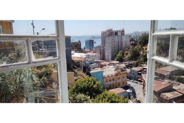 Furnished home in cerro alegre, near elevator