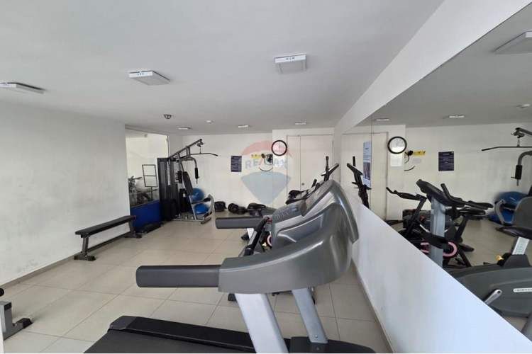 Depto. en macul, 1d, metro las torres, 1er piso