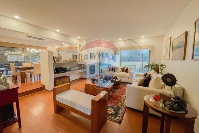 A minutos del colegio pioneros!!