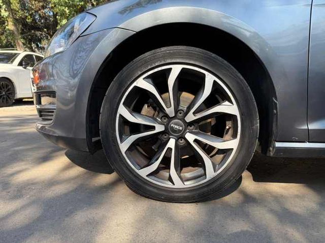 VOLKSWAGEN GOLF  2017
