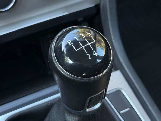 VOLKSWAGEN GOLF  2017