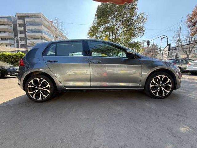 VOLKSWAGEN GOLF  2017