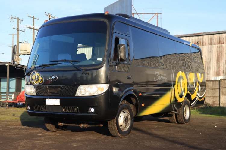 BUS HIGER AÑO 2012 FULL AC MOTOR DIESEL 27 PASAJEROS AL DIA