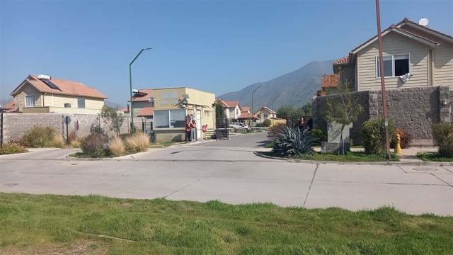 CASA La Hacienda con Camino Las Flores