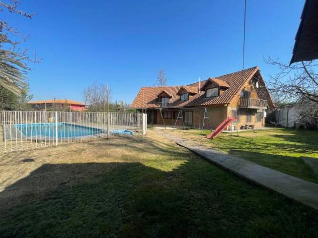 LINDA CASA FAMILIAR EN SEGURO CONDOMINIO DE BUIN