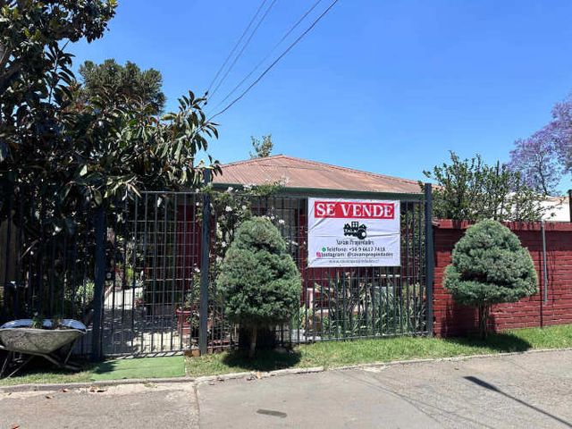 CASA EN LA REINA  3 DORMITORIOS Y 2 BAÑOS